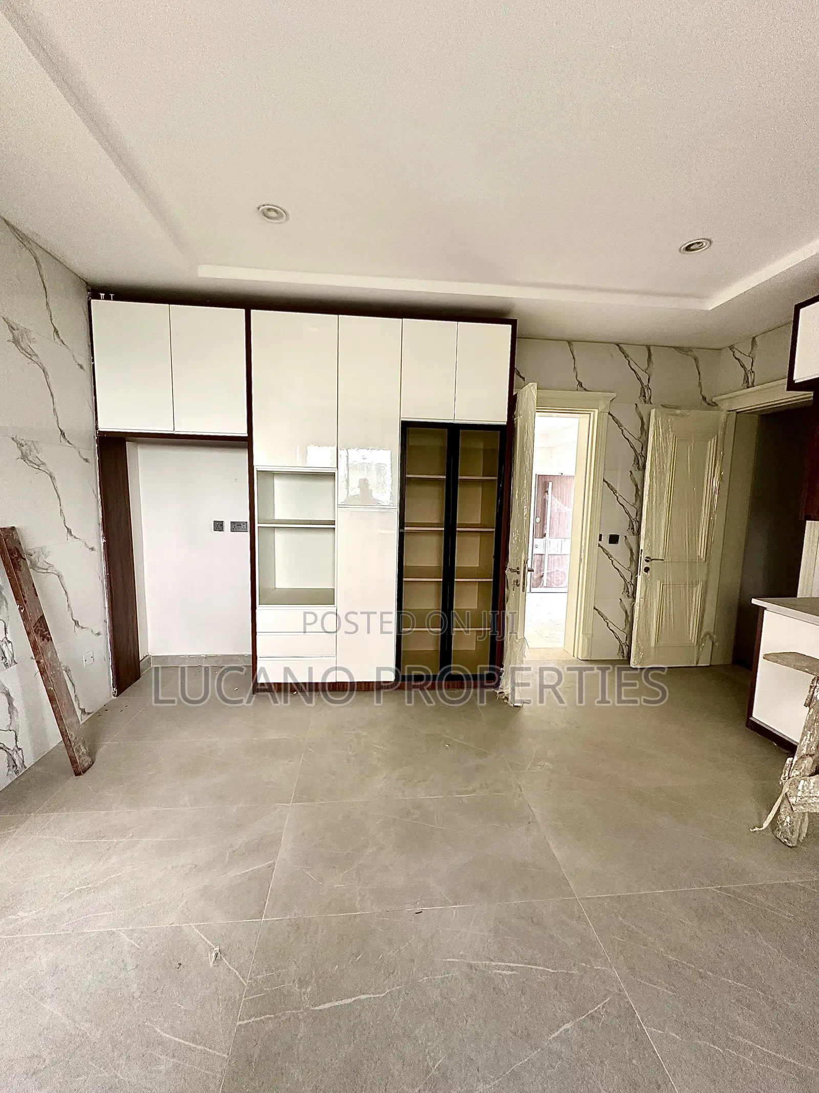 5bdrm Duplex in Maitama District for sale in Maitama