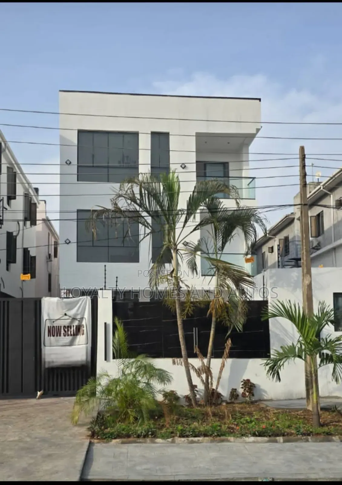5bdrm Duplex in Lekki Phase 1 for sale in Lekki Phase 1