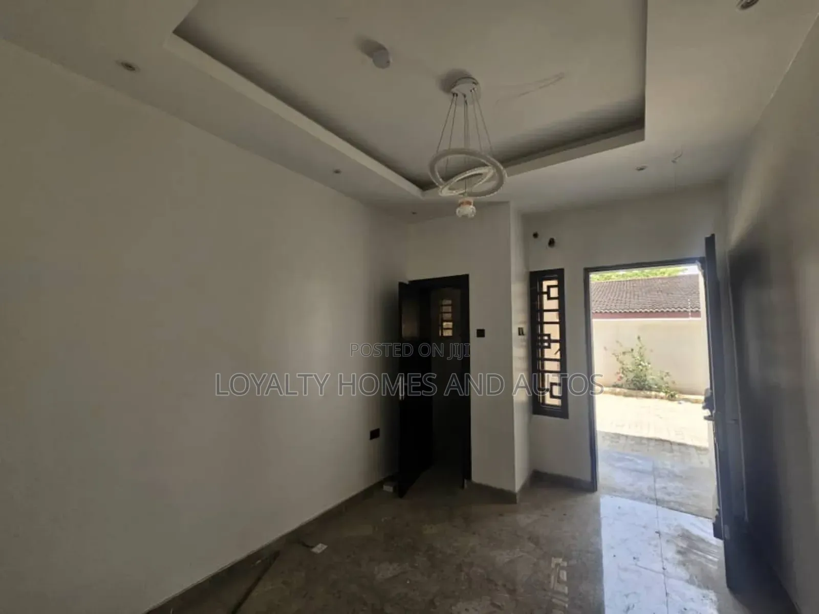 5bdrm Duplex in Lekki Phase 1 for sale in Lekki Phase 1