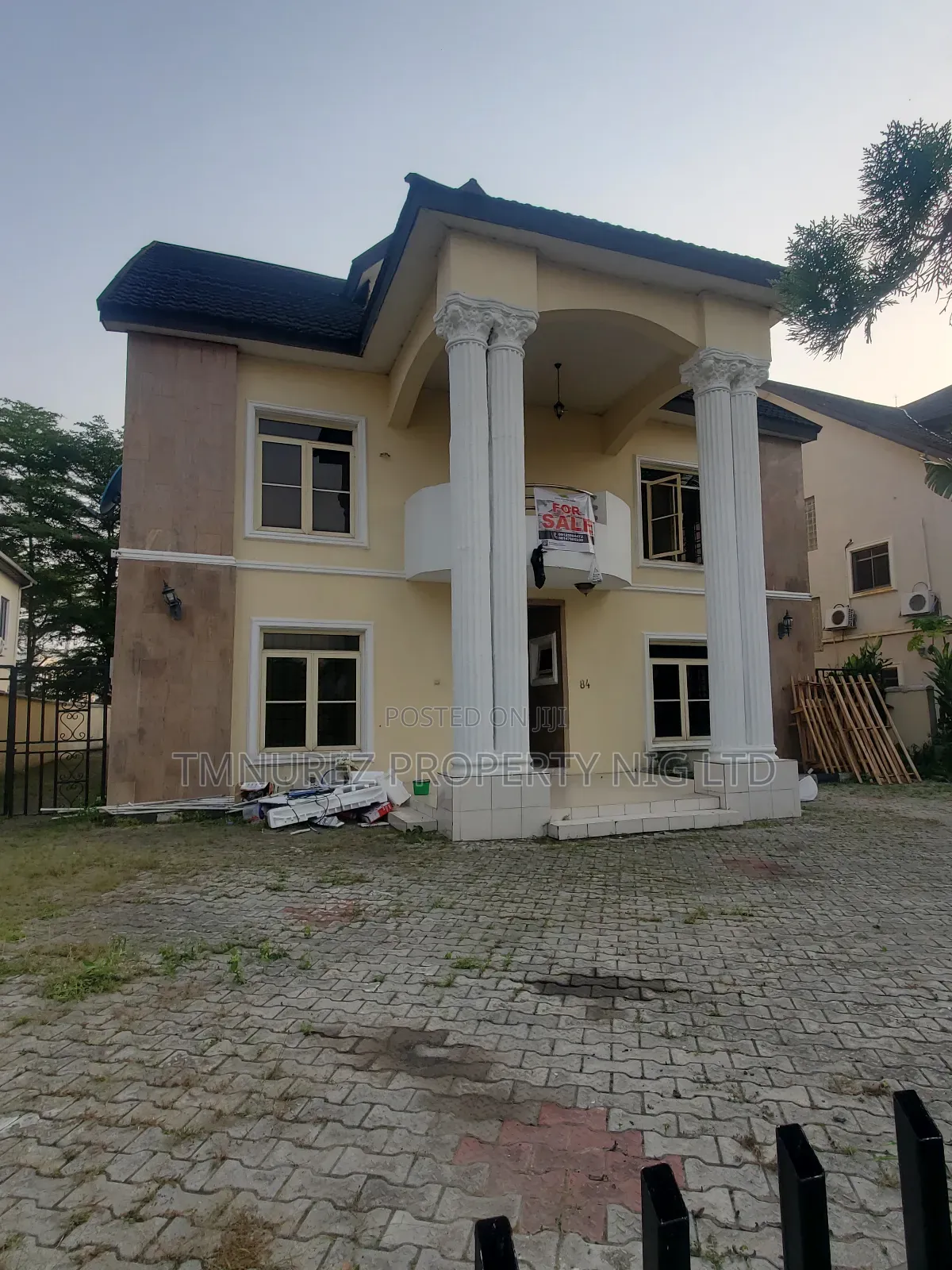 5bdrm Duplex in Chevron for sale in Chevron