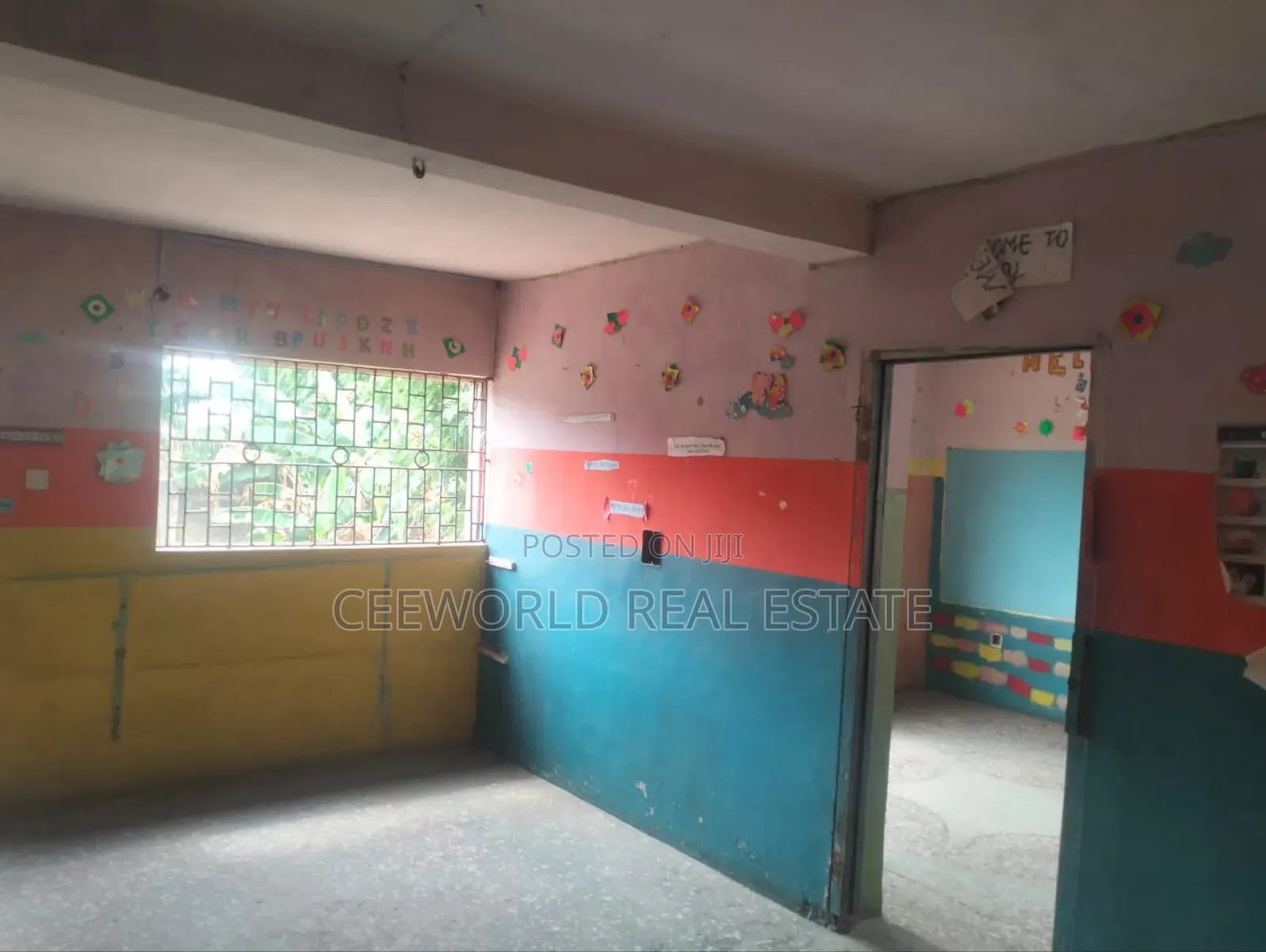 For Lease Old Bungalow Self Compound at Olapade Agoro, Oluyole State in Oluyole Estate