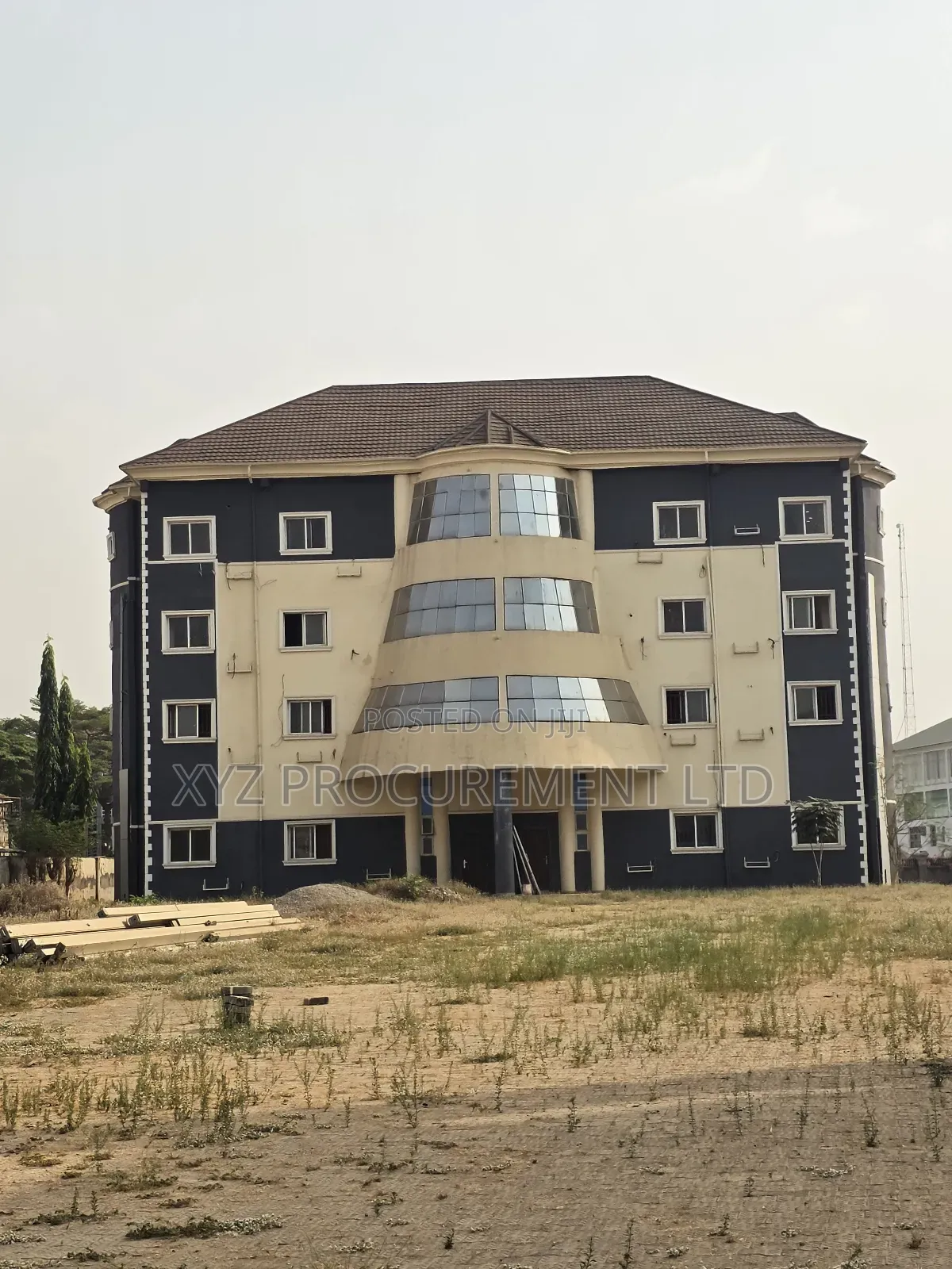 Massive Building With Ample Parking in Jabi by Tarred Road in Jabi