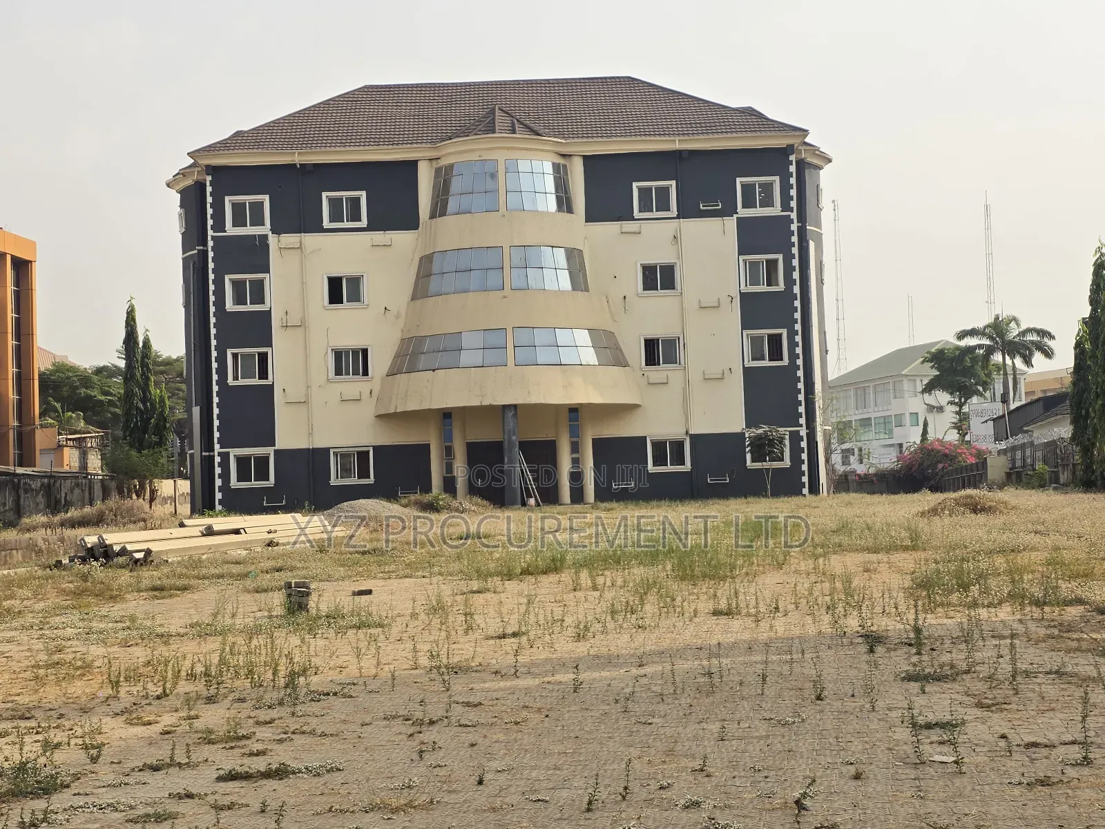 Massive Building With Ample Parking in Jabi by Tarred Road in Jabi