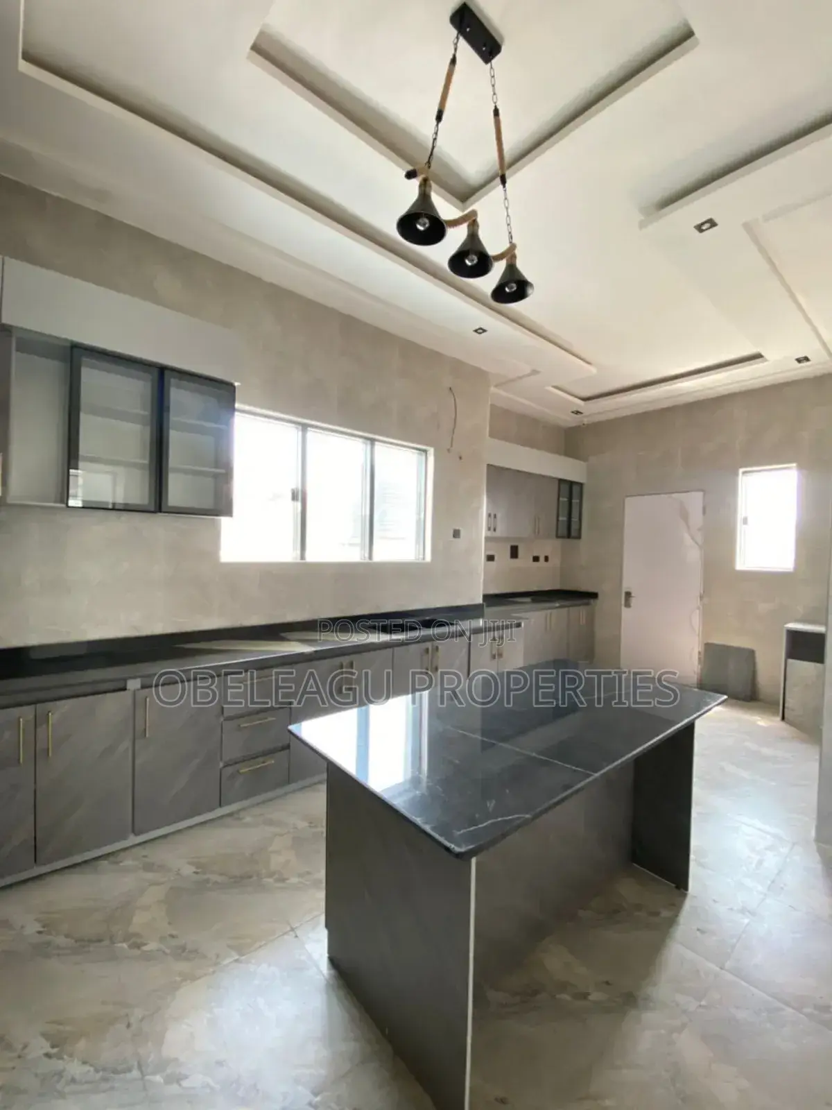 5bdrm Townhouse/Terrace in Divine, Amuwo-Odofin for sale in Amuwo-Odofin