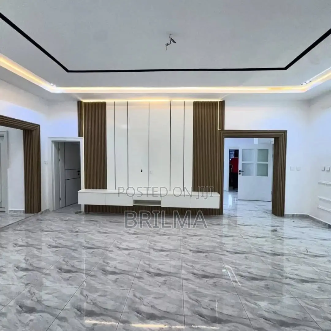 5bdrm Mansion in Dakwo District for sale in Dakwo District