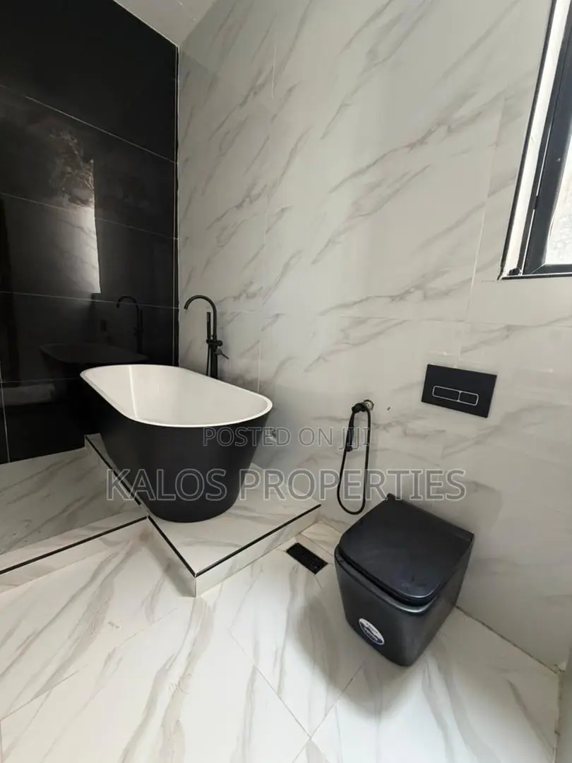 4bdrm Duplex in Ajah Lekki Lagos, Abraham Adesanya Estate for sale in Abraham Adesanya Estate