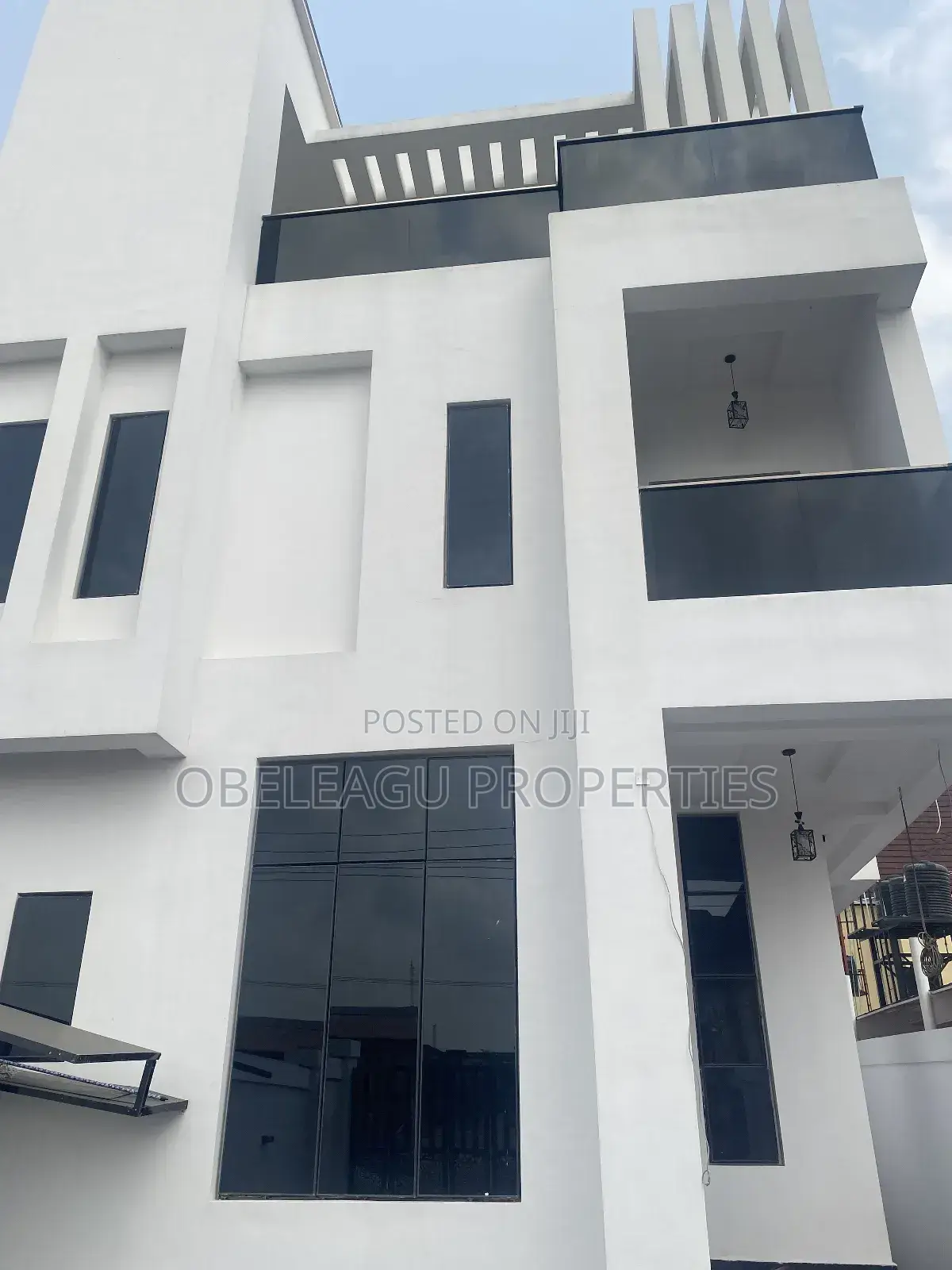 5bdrm Townhouse/Terrace in Divine, Amuwo-Odofin for sale in Amuwo-Odofin
