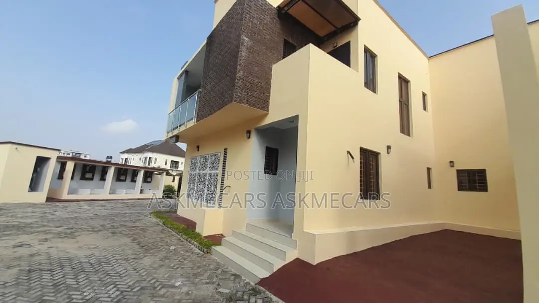 4bdrm Duplex in Abraham Adesanya, Ajah for rent in Ajah