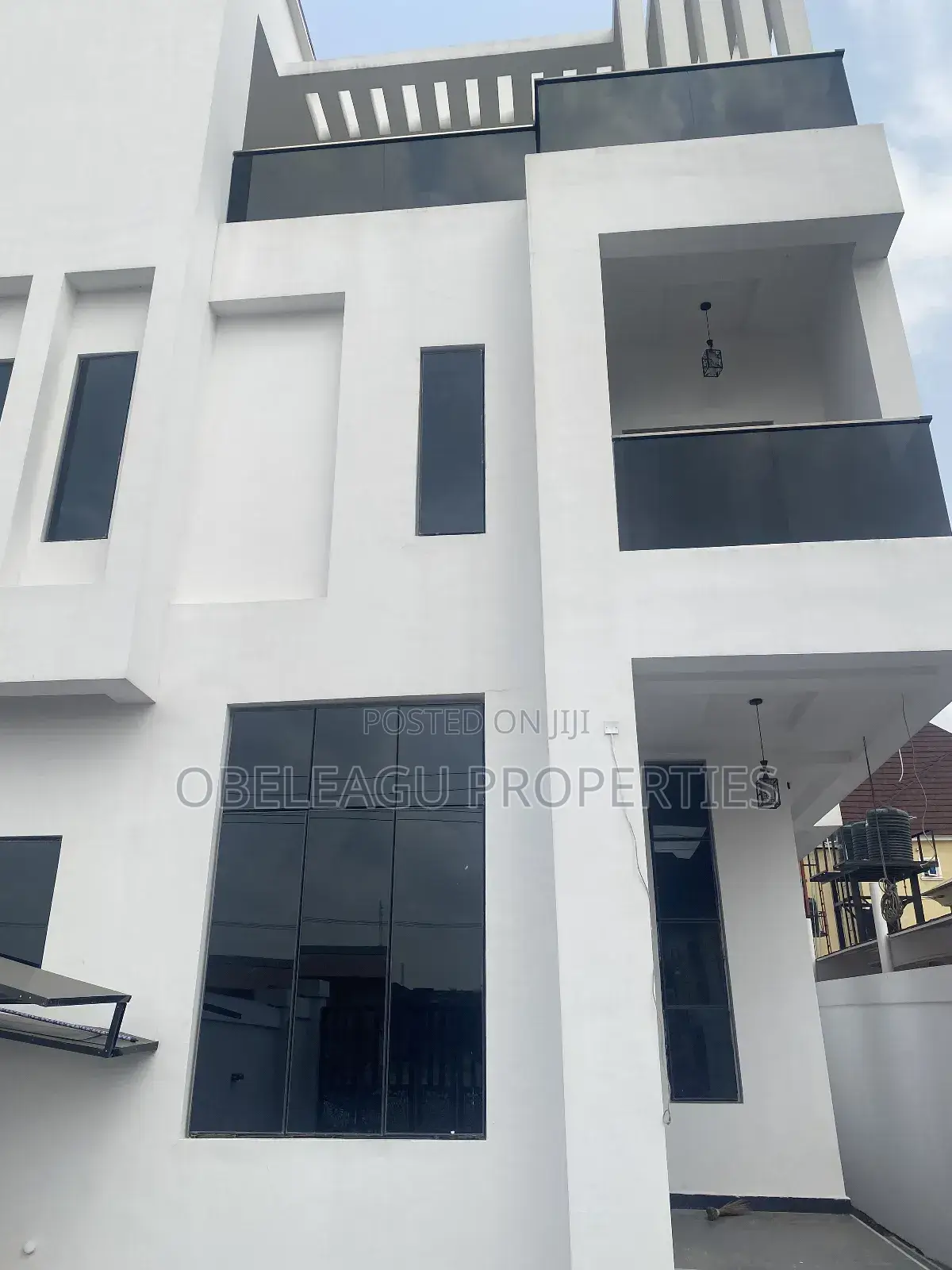 5bdrm Townhouse/Terrace in Divine, Amuwo-Odofin for sale in Amuwo-Odofin