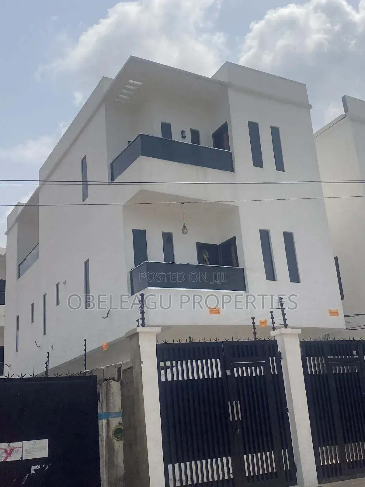 6bdrm Duplex in Lakeview, Amuwo-Odofin for sale in Amuwo-Odofin