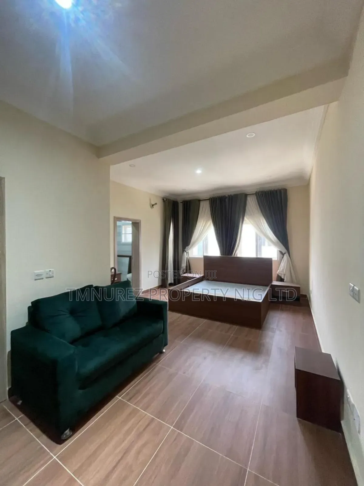 4bdrm Duplex in Chevron for rent in Chevron