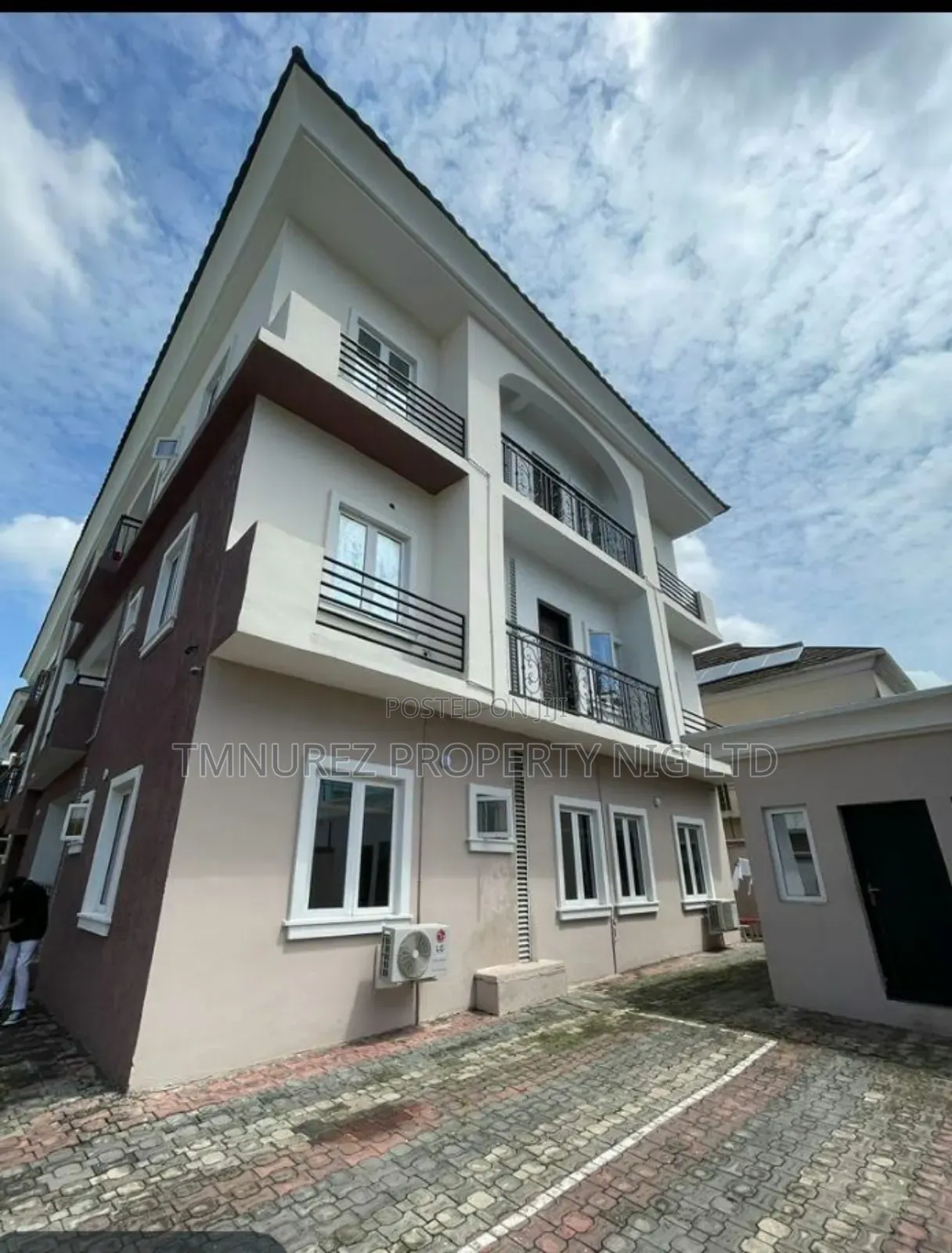 3bdrm Apartment in Agungi for rent in Agungi