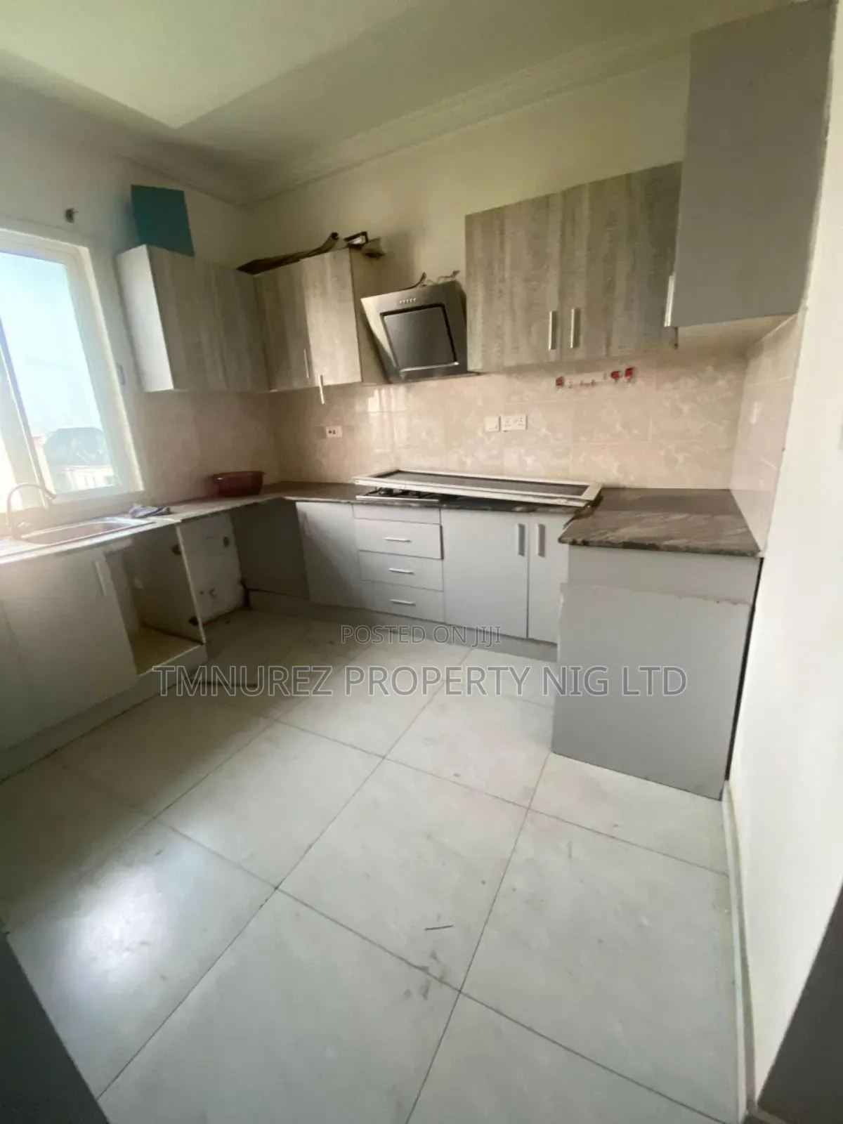 3bdrm Apartment in Oral Estate, Chevron for rent in Chevron