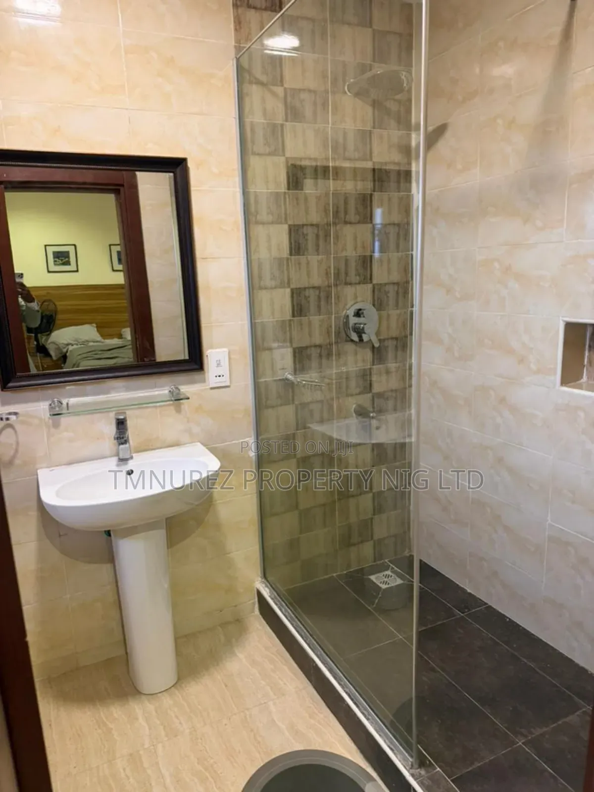 Furnished 3bdrm Apartment in Haris Drive, Ikota for rent in Ikota