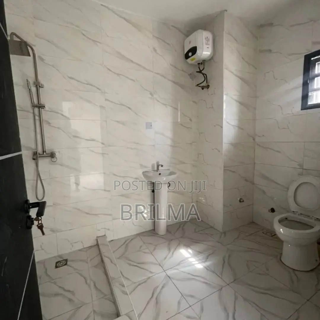 4bdrm Duplex in Gaduwa for sale in Gaduwa
