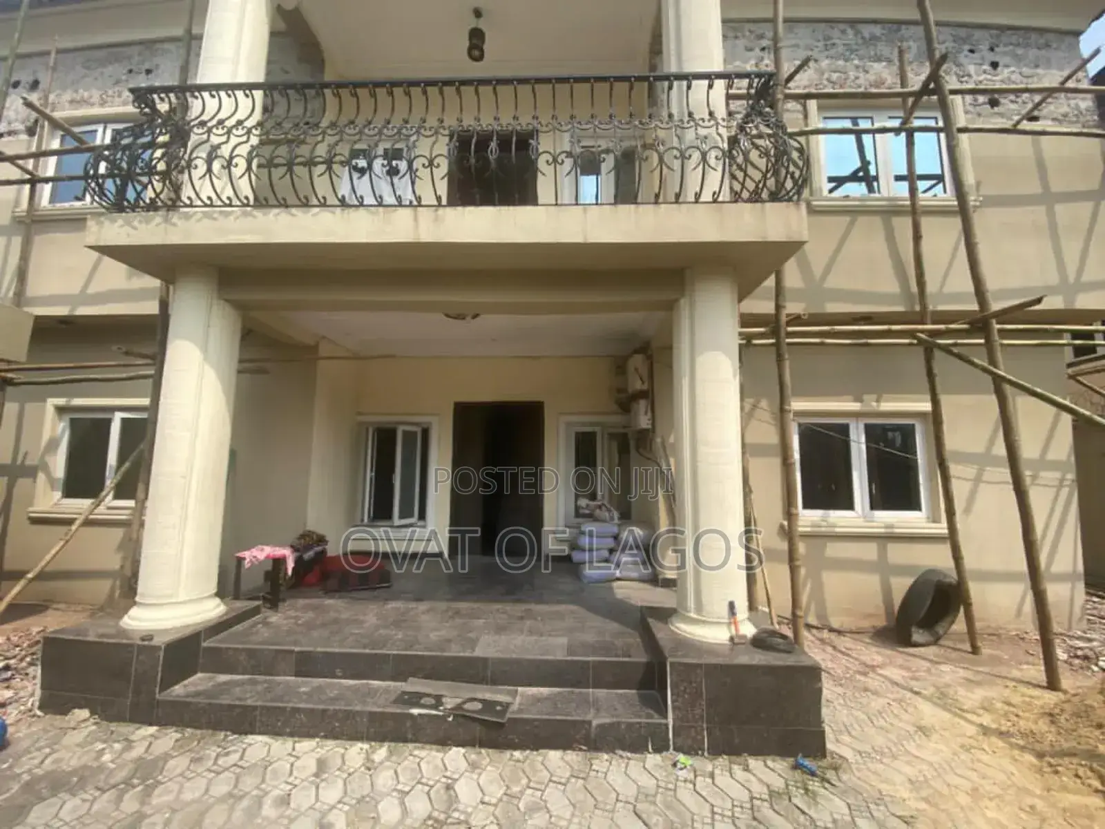 5bdrm Duplex in Chevron Toll Gate for rent in Chevron