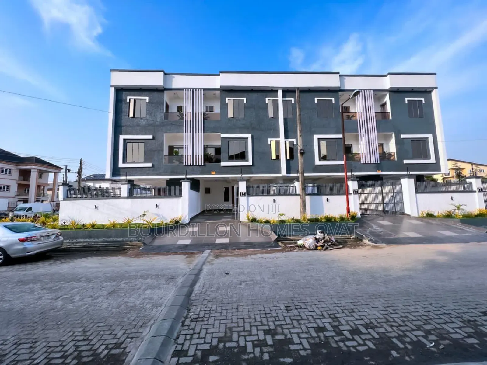 4bdrm Duplex in Lekki Phase 1 Lagos for sale in Lekki Phase 1