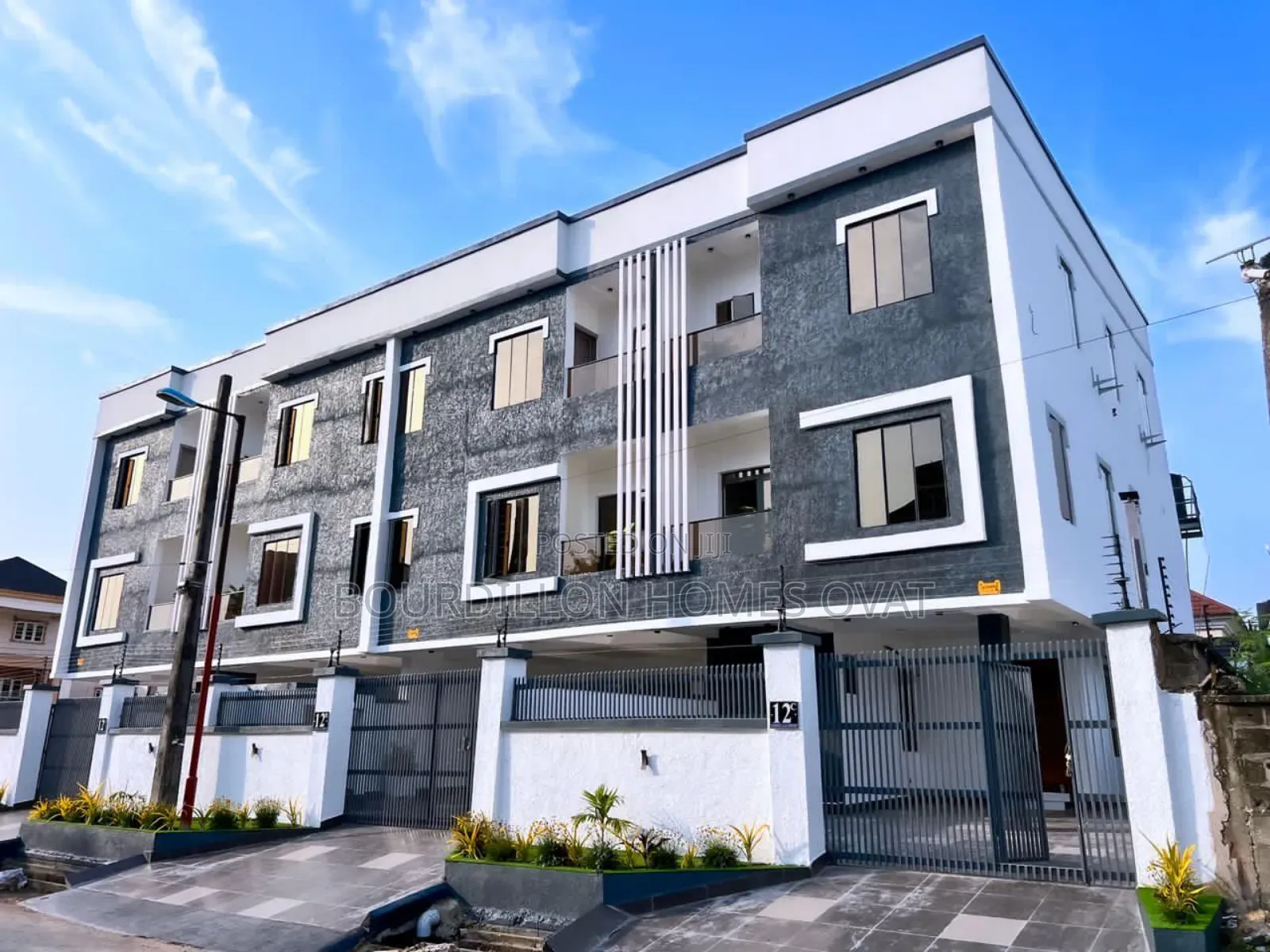 4bdrm Duplex in Lekki Phase 1 Lagos for sale in Lekki Phase 1