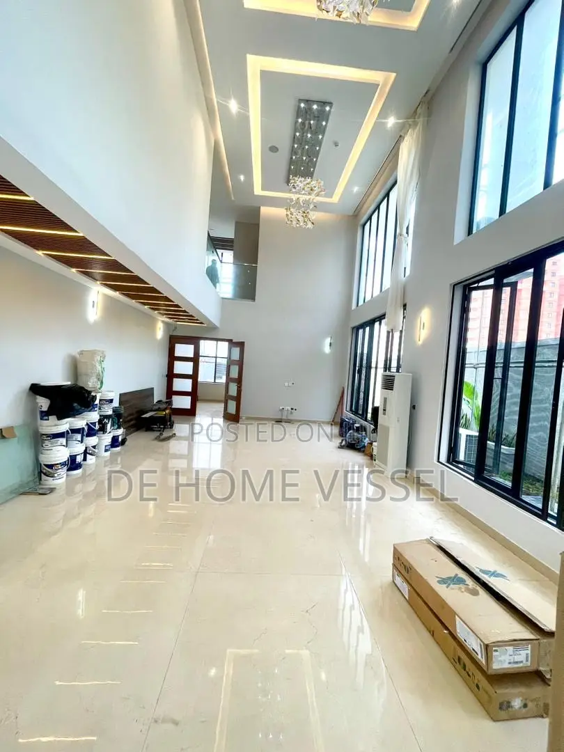 5bdrm Duplex in Banana Island for sale in Banana Island