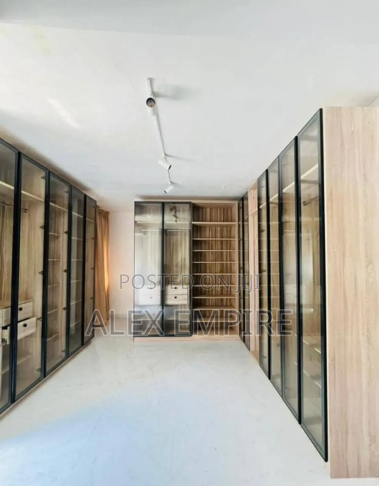 5bdrm Duplex in Banana Island for sale in Banana Island