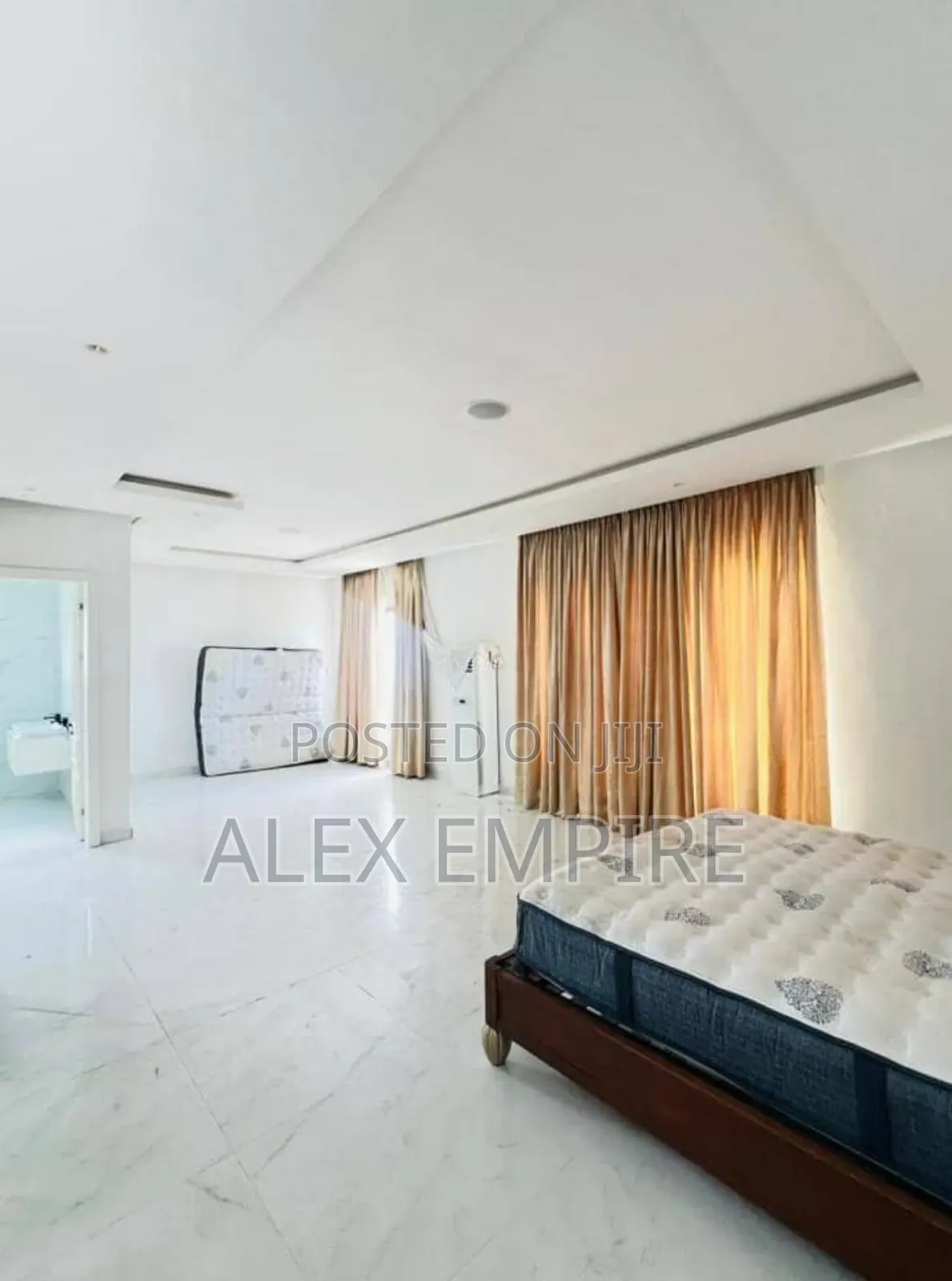 5bdrm Duplex in Banana Island for sale in Banana Island
