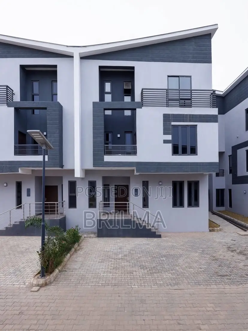 4bdrm Duplex in Kado for sale in Kado