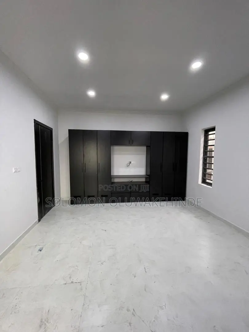2bdrm Apartment in Estate, Ikate for sale in Ikate