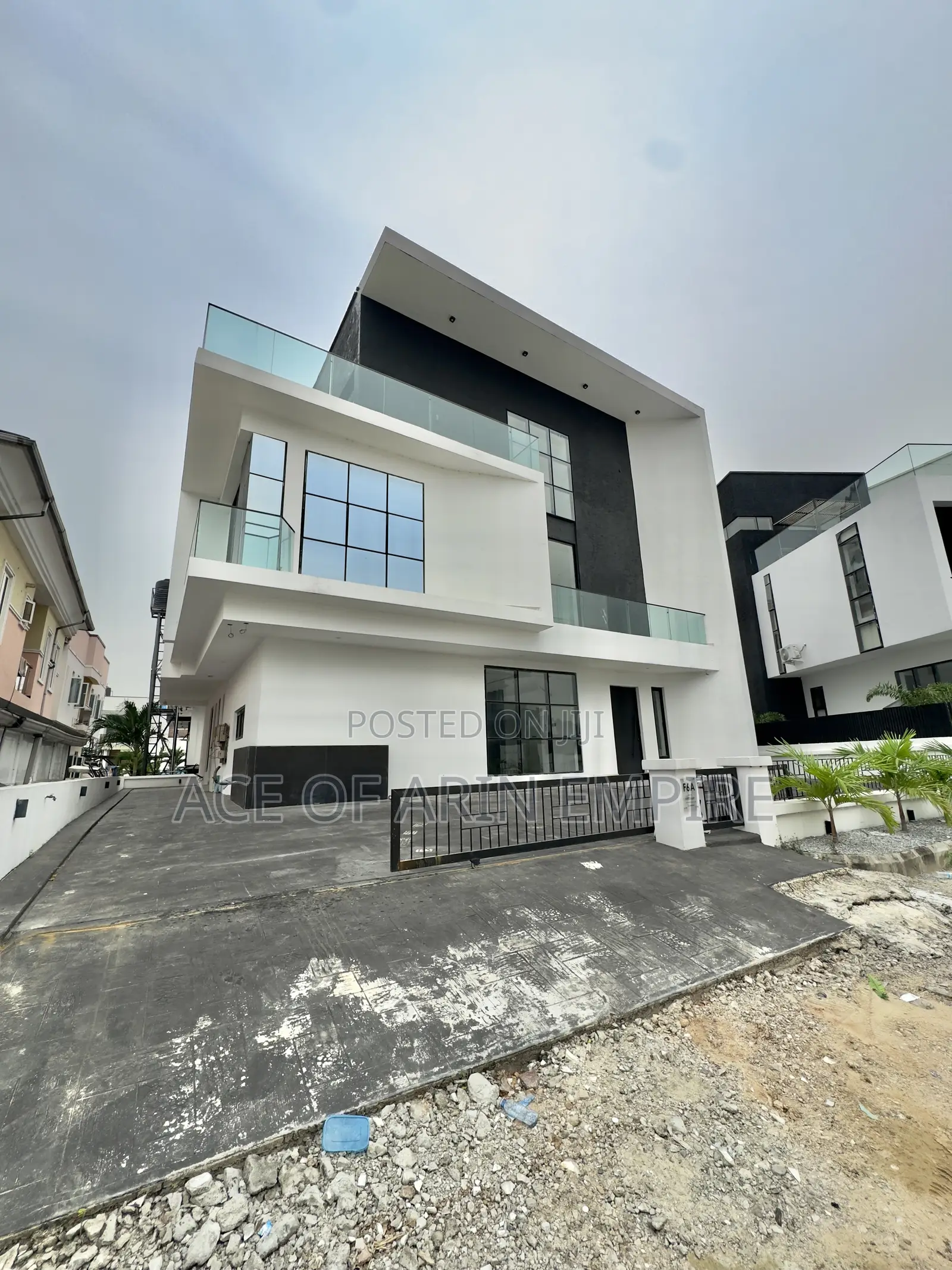 5bdrm Duplex in Orchid, Ikota for sale in Ikota