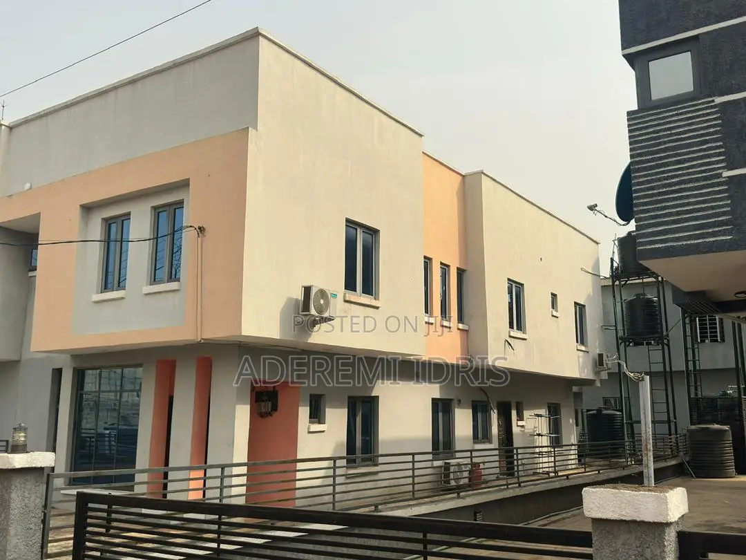 4bdrm Duplex in Queen'S Garden, Ifo for sale in Ifo