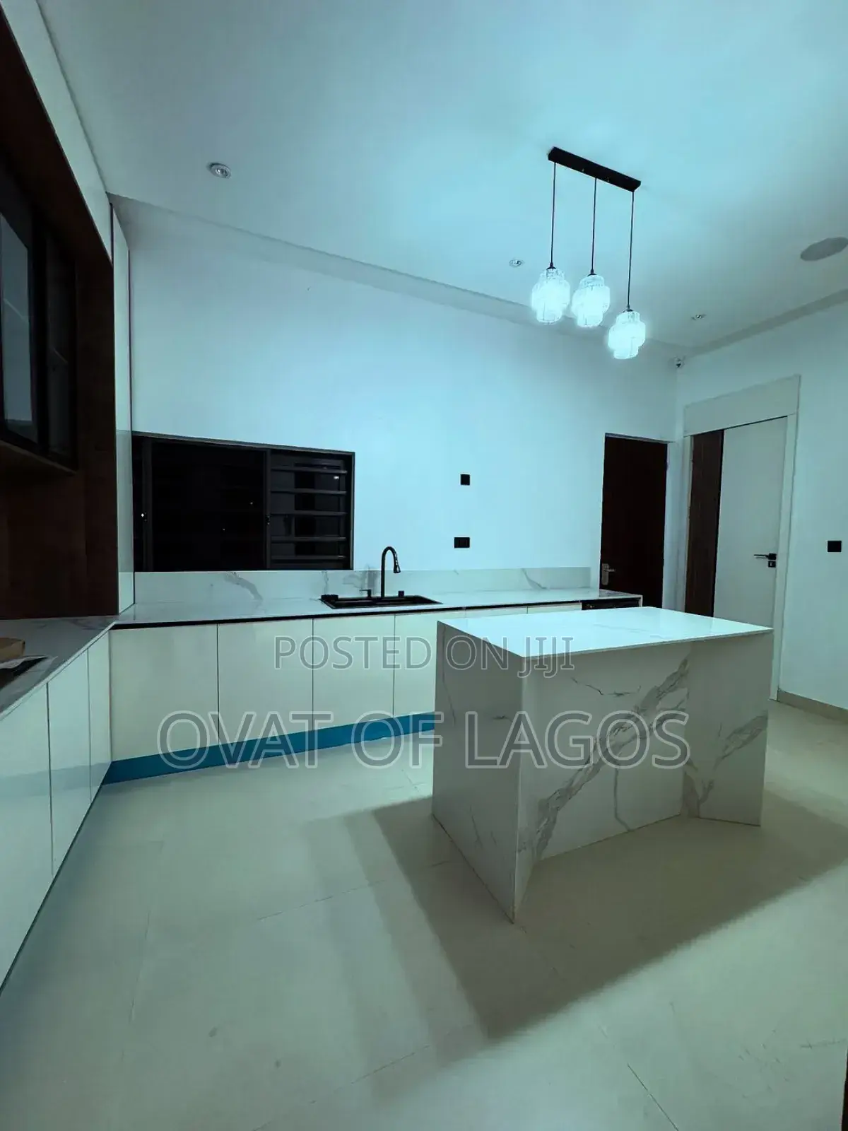 5bdrm Duplex in Sangotedo for sale in Sangotedo