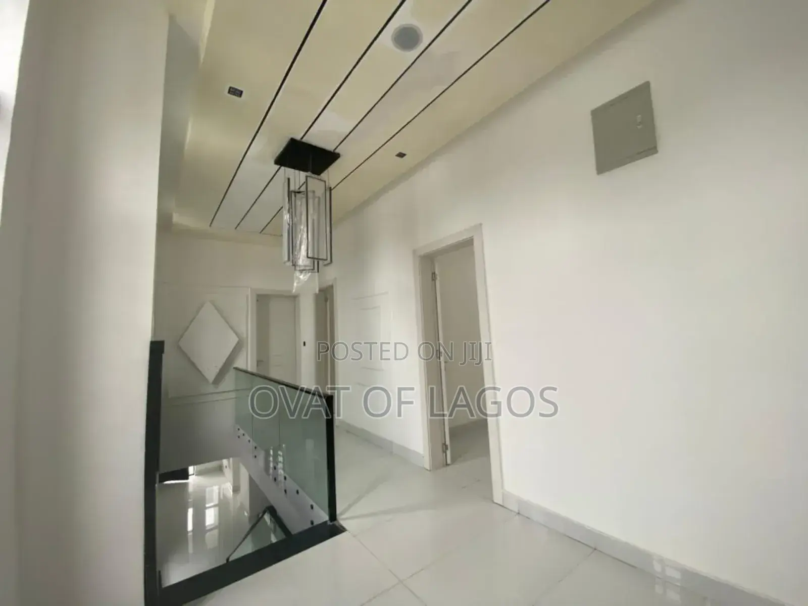 5bdrm Duplex in Chevron for sale in Chevron