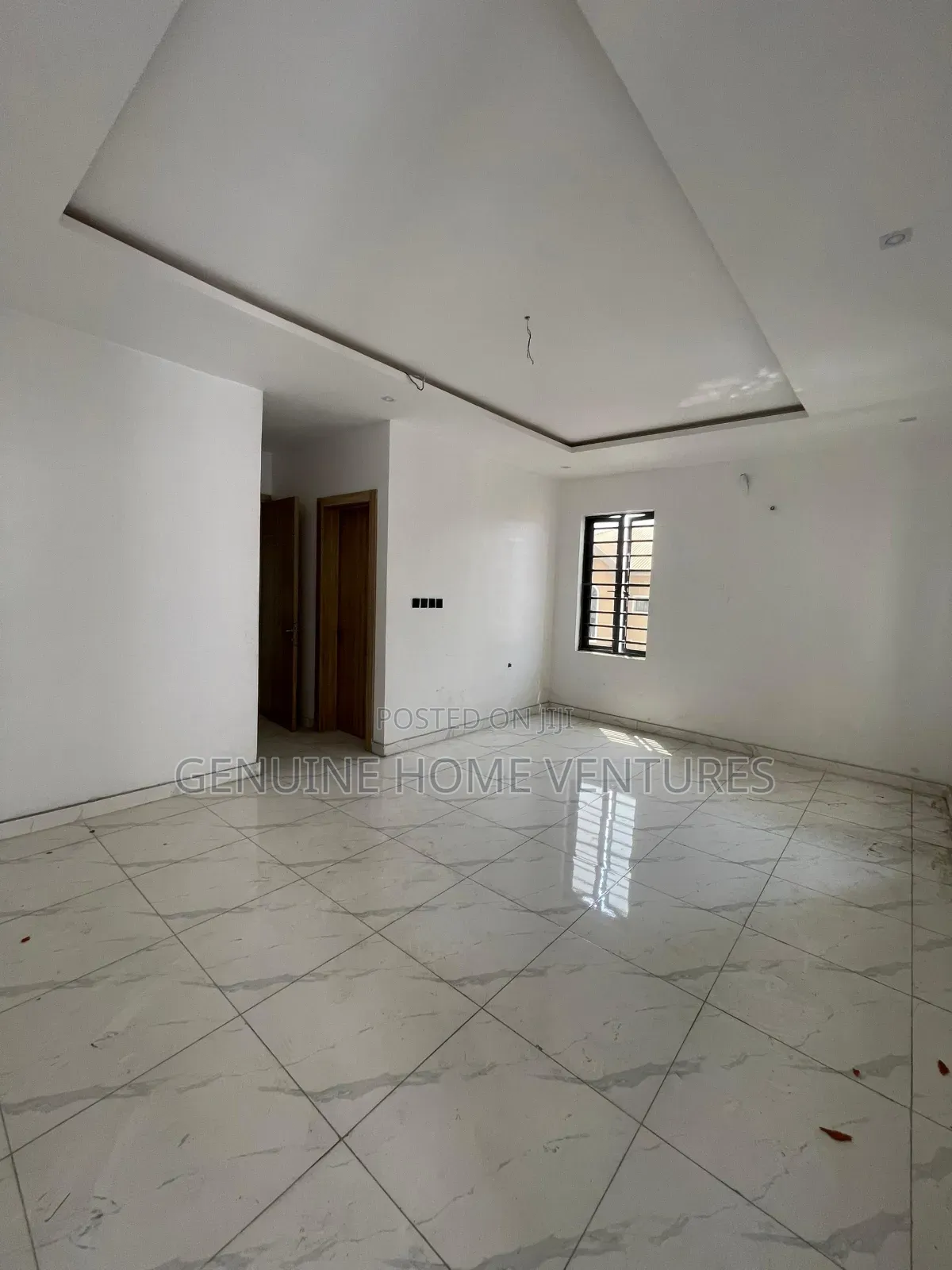 5bdrm Duplex in Lekki Phase 1 for sale in Lekki Phase 1