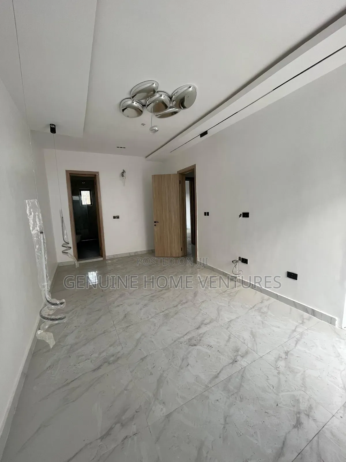 4bdrm Duplex in Lekki Phase 1 for sale in Lekki Phase 1