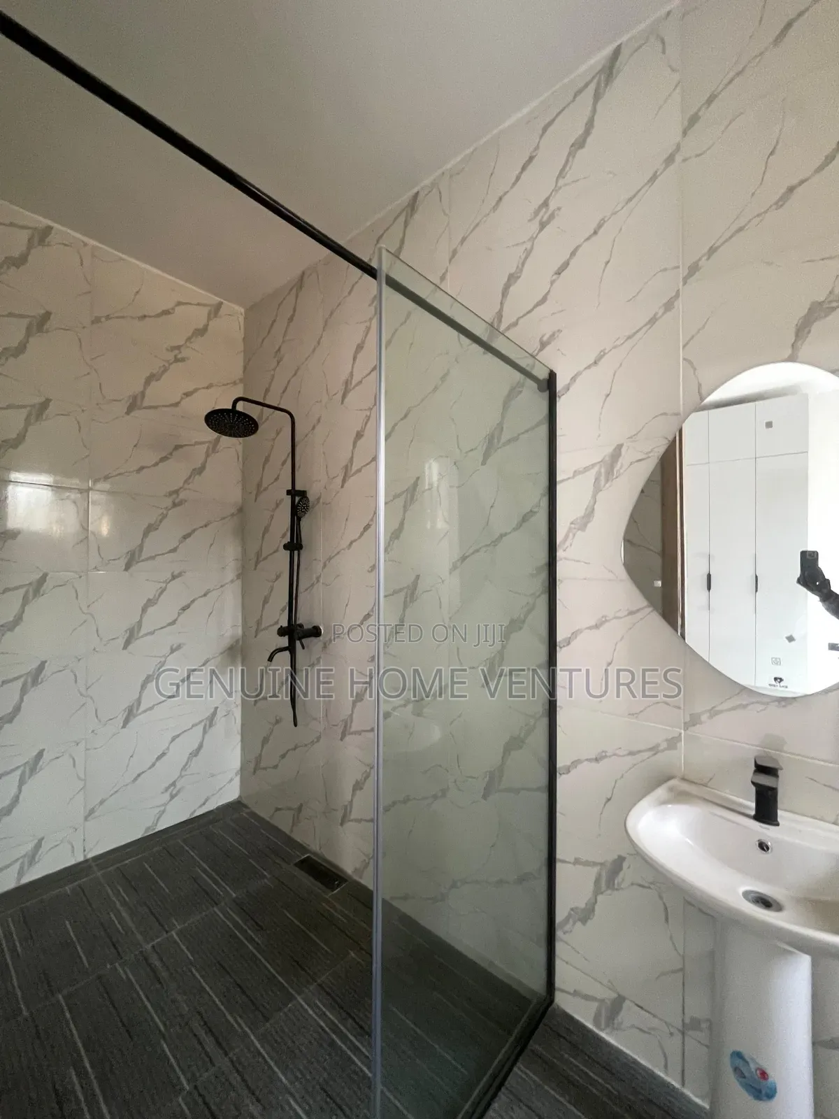 4bdrm Duplex in Lekki Phase 1 for sale in Lekki Phase 1