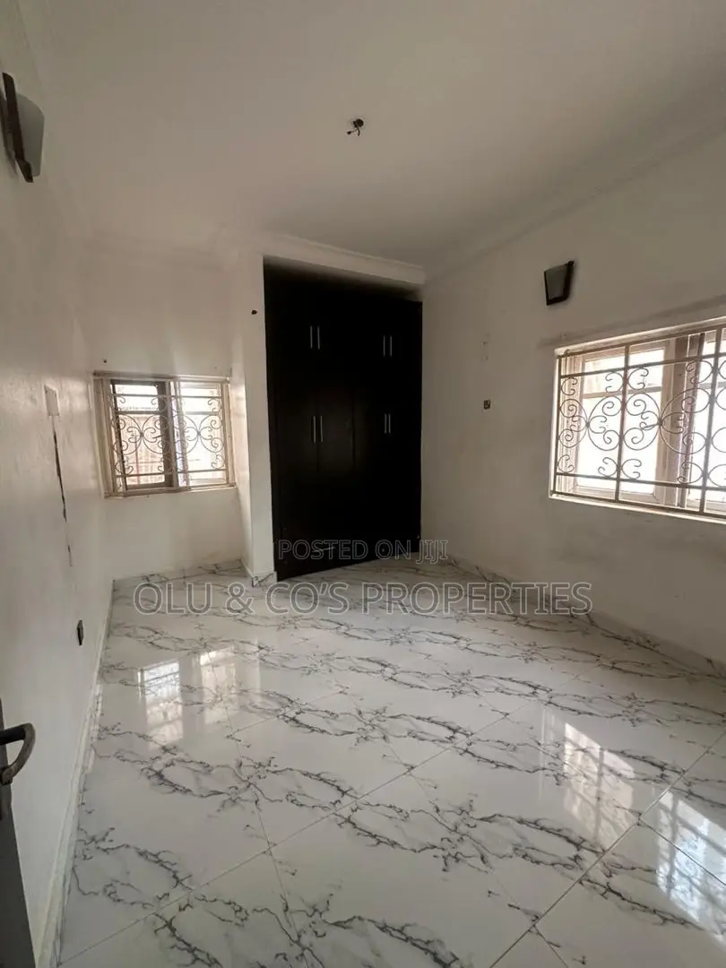 3bdrm Block of Flats in Residential Area, Apo District for rent in Apo District