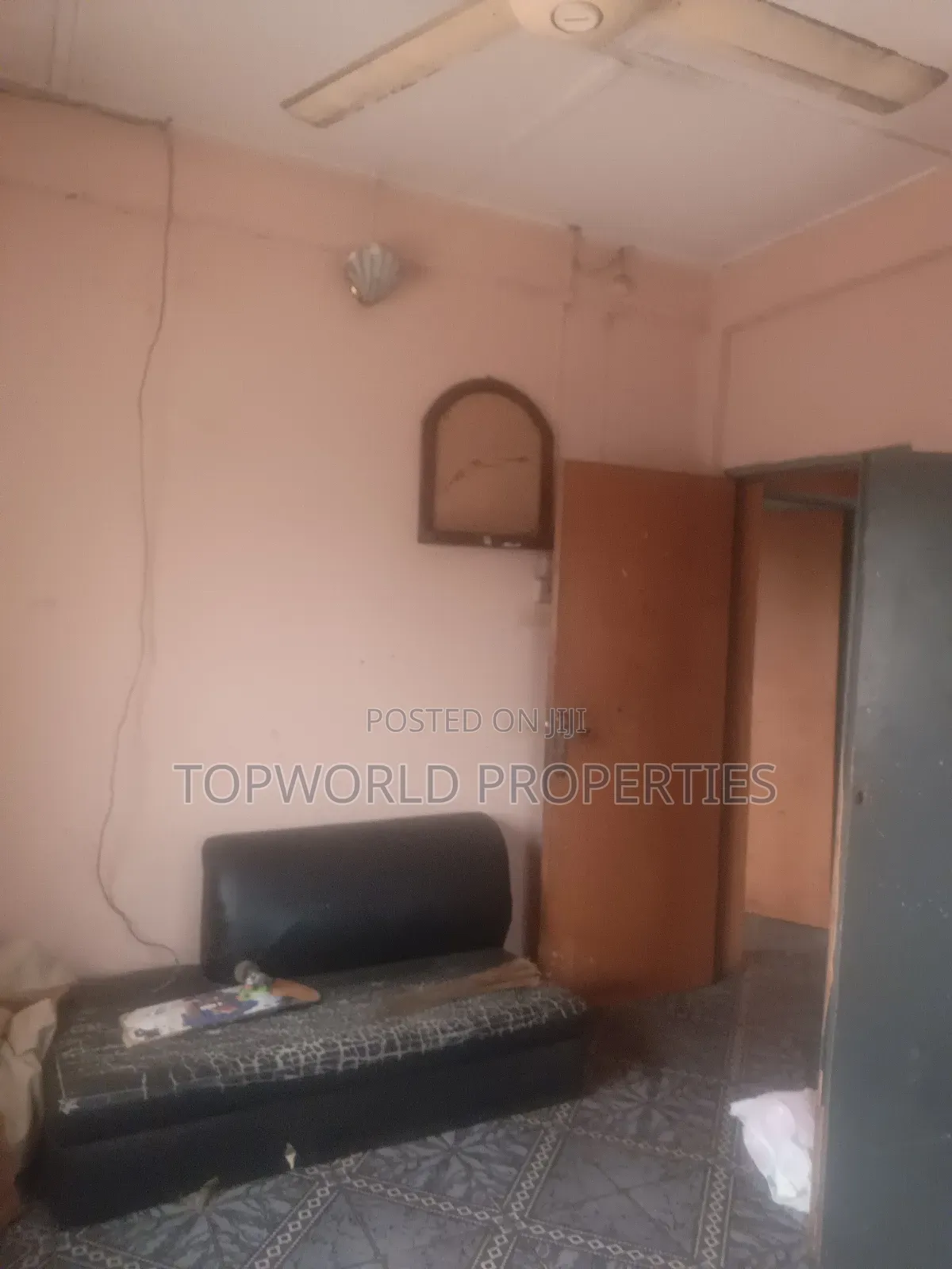3bdrm Apartment in Lsdp Estate Agege for sale in Agege