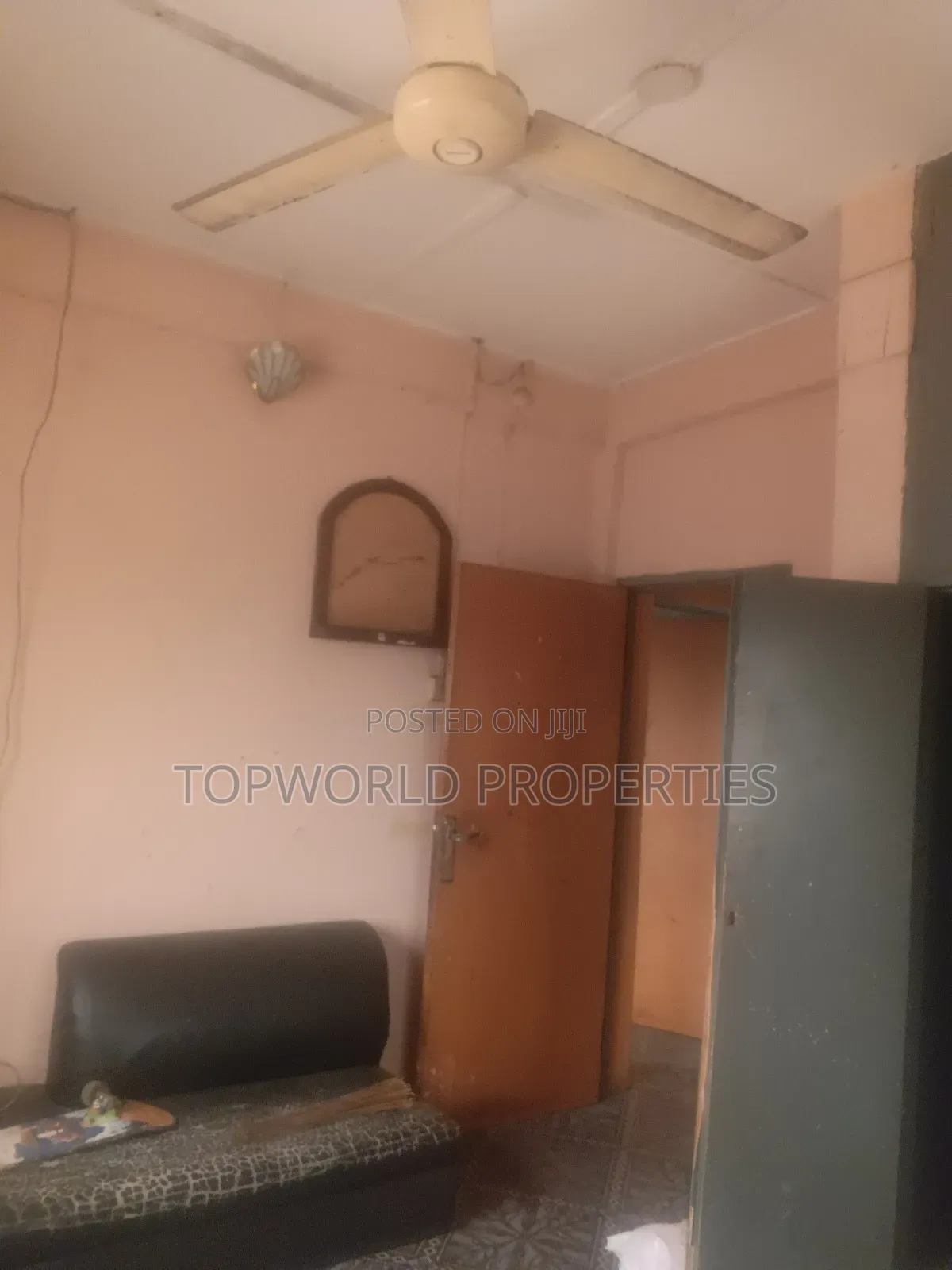 3bdrm Apartment in Lsdp Estate Agege for sale in Agege
