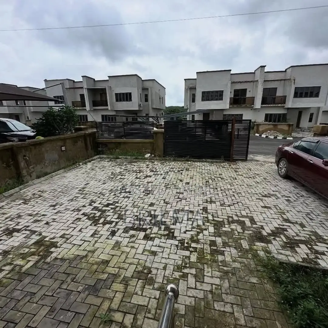 4bdrm Duplex in Karsana for sale in Karsana