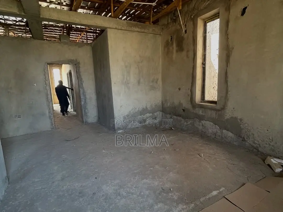 5bdrm Duplex in Apo Resettlement for sale in Apo Resettlement