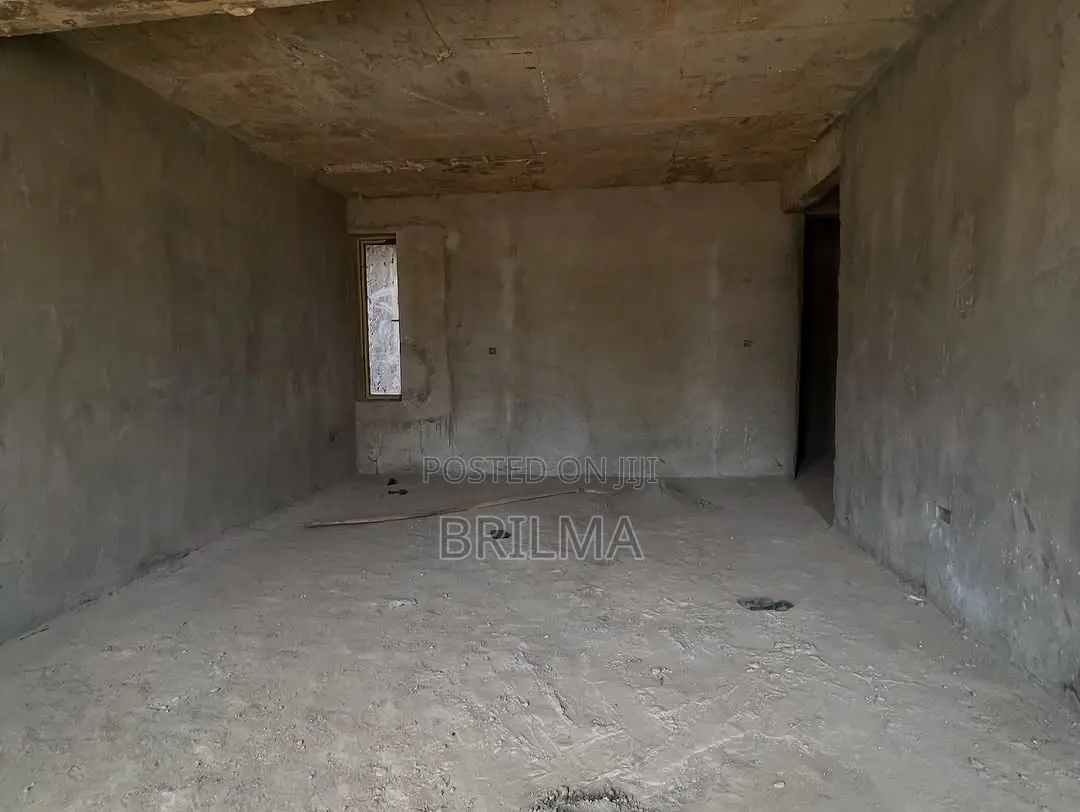 5bdrm Duplex in Apo Resettlement for sale in Apo Resettlement