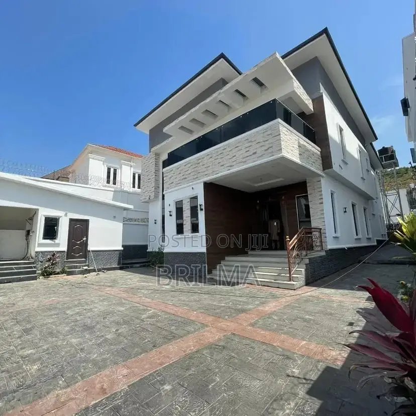 5bdrm Duplex in Apo Resettlement for sale in Apo Resettlement