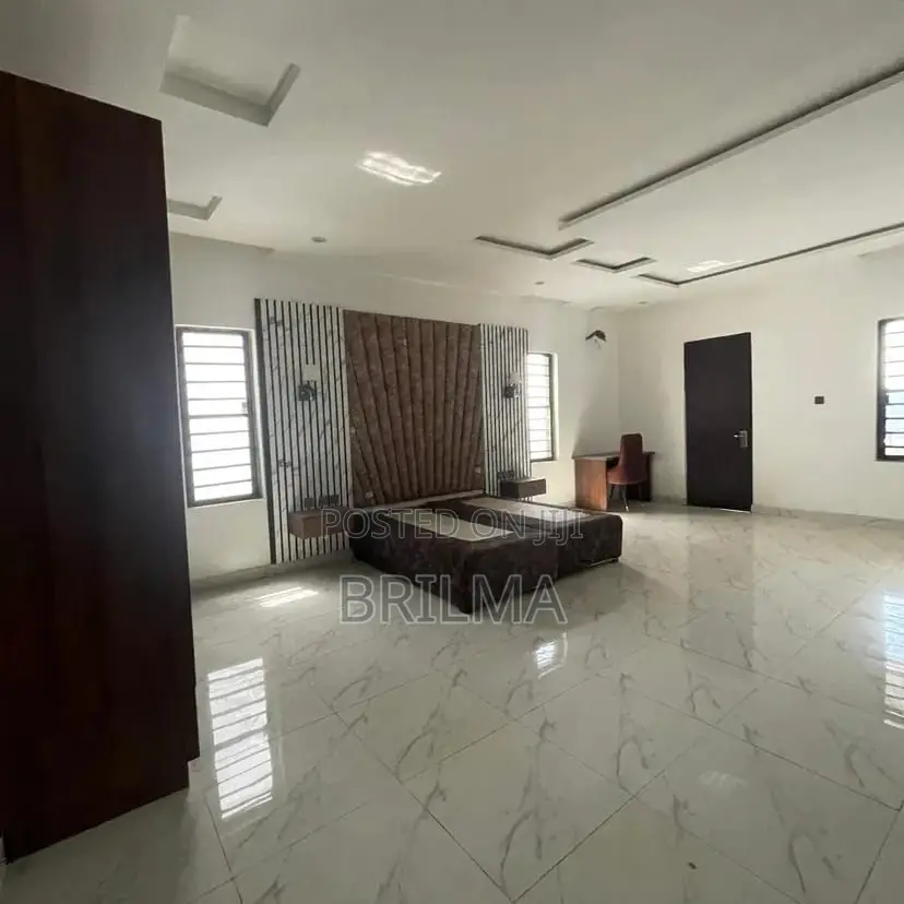 5bdrm Duplex in Apo Resettlement for sale in Apo Resettlement