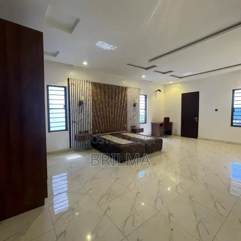 5bdrm Duplex in Apo Resettlement for sale in Apo Resettlement