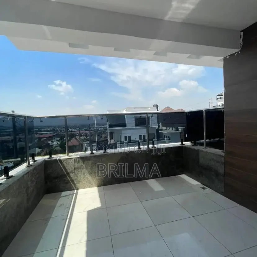 5bdrm Duplex in Apo Resettlement for sale in Apo Resettlement