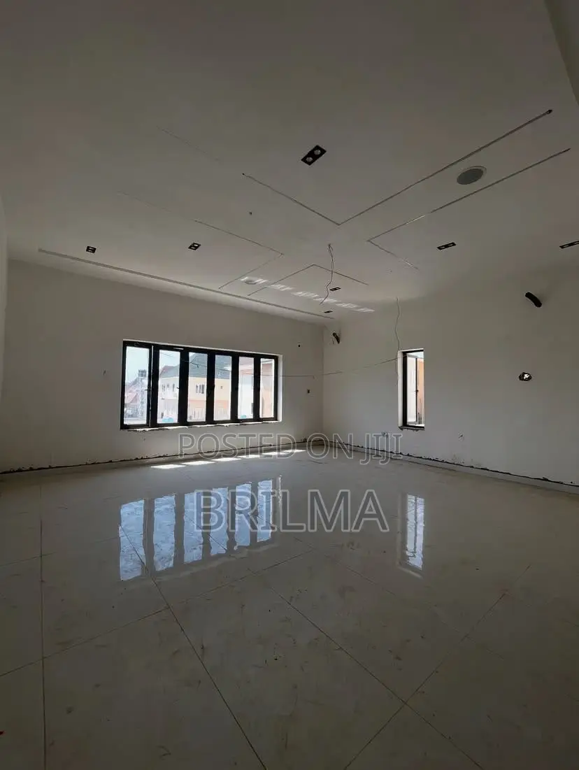5bdrm Duplex in Apo Resettlement for sale in Apo Resettlement