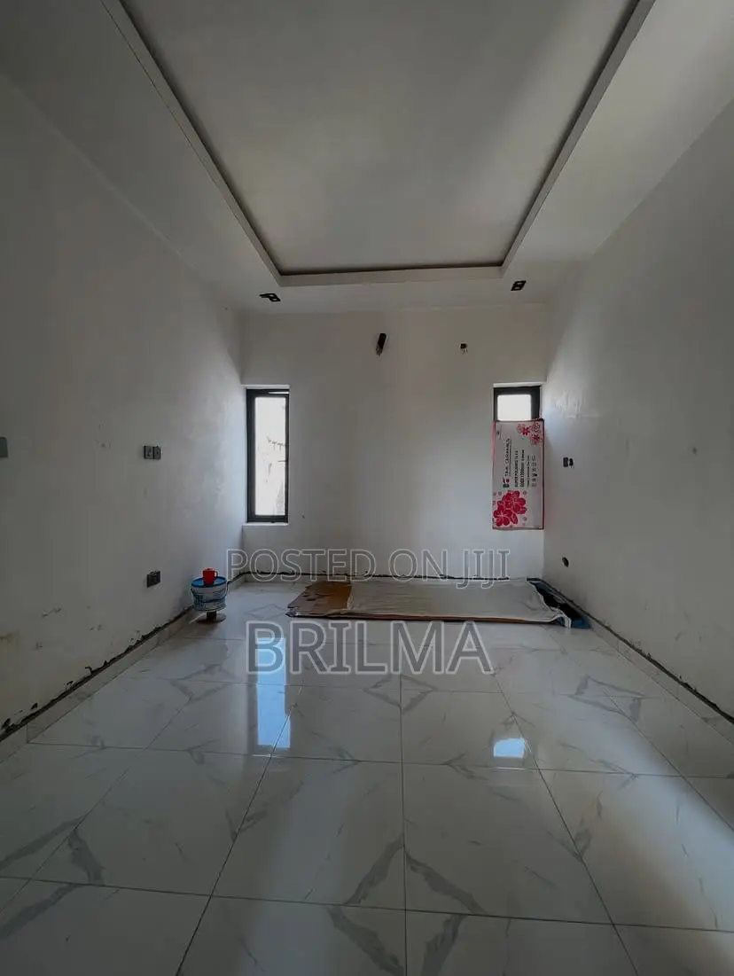 5bdrm Duplex in Apo Resettlement for sale in Apo Resettlement