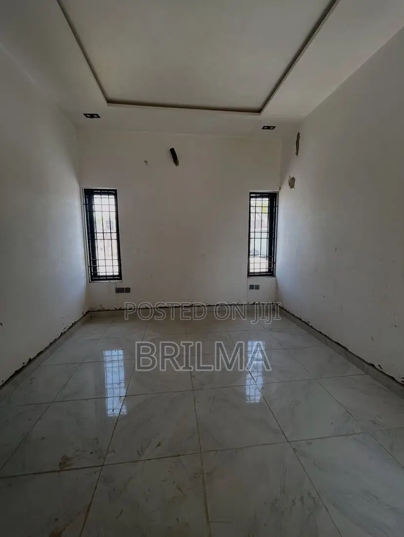 5bdrm Duplex in Apo Resettlement for sale in Apo Resettlement