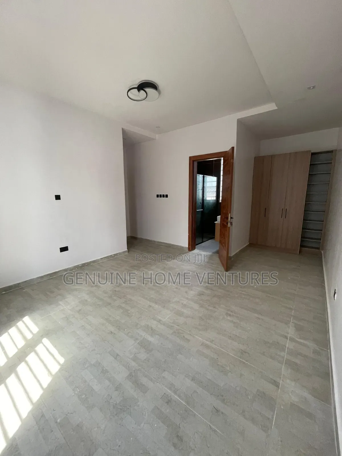 5bdrm Duplex in Lekki Phase 1 for sale in Lekki Phase 1