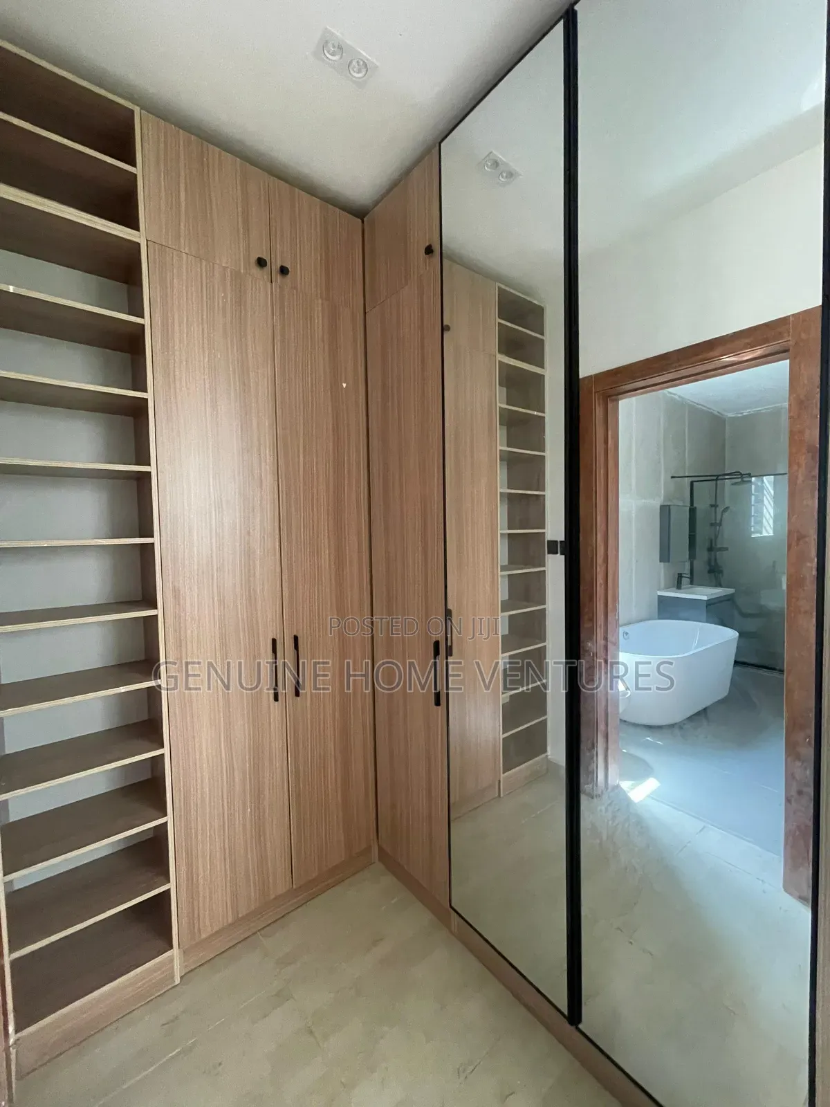 5bdrm Duplex in Lekki Phase 1 for sale in Lekki Phase 1