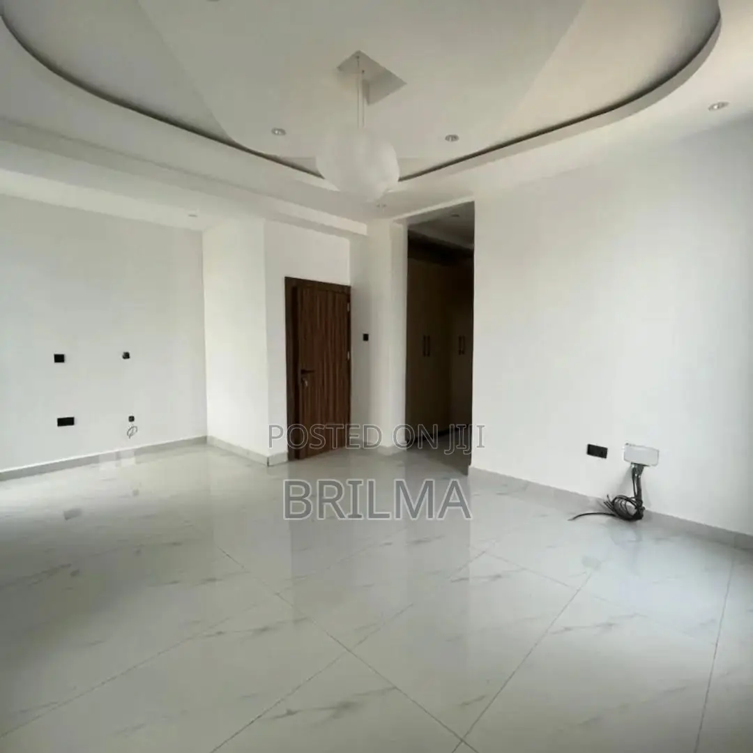 5bdrm Mansion in Apo Resettlement for sale in Apo Resettlement